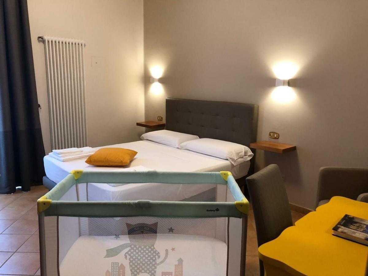 A Due Passi Temporary Apartment Трани Экстерьер фото